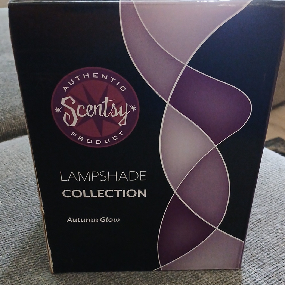 Scentsy Autumn Glow Lampshade Wax Warmer.